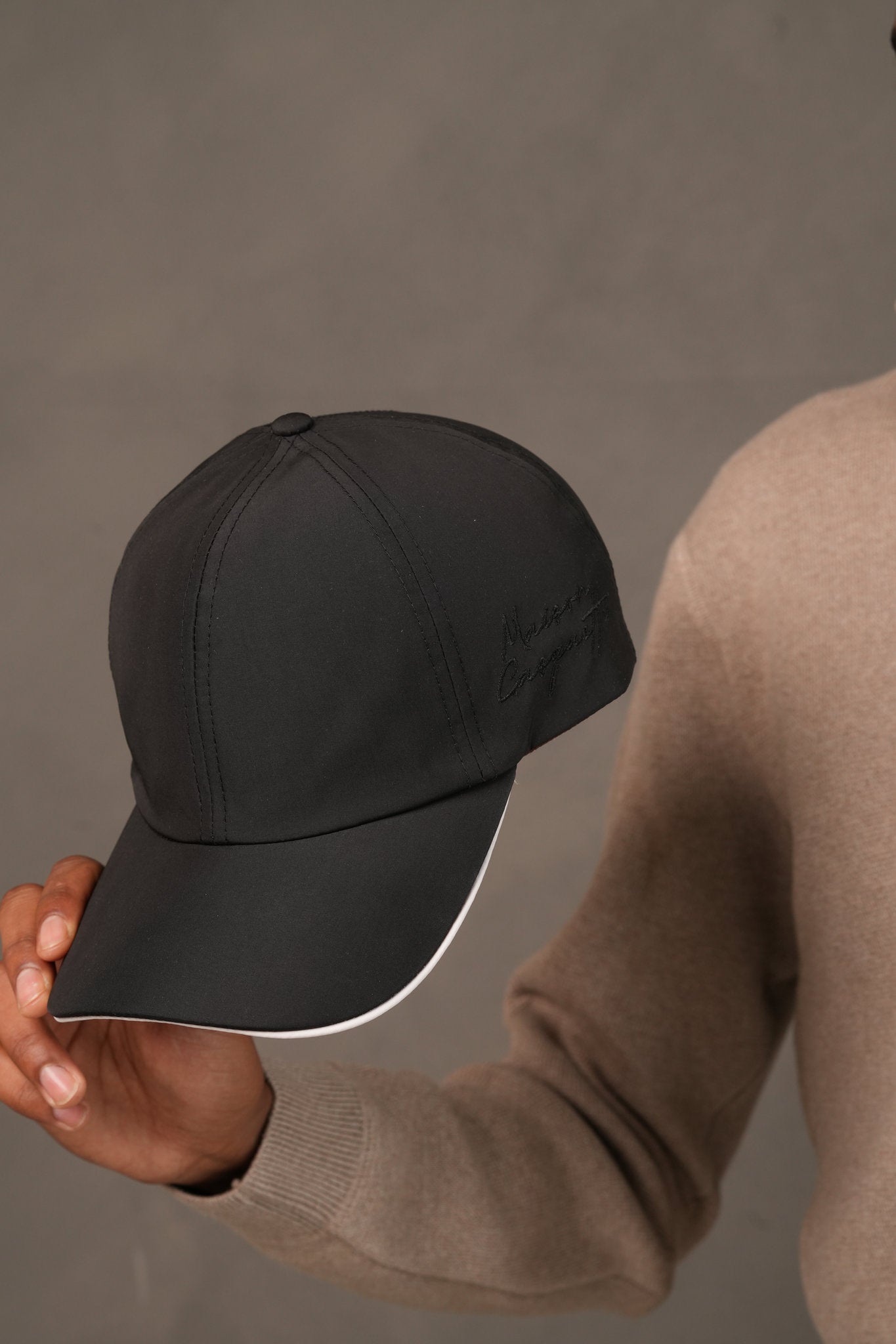 Onyx Black Cap